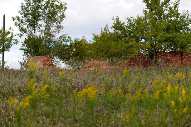 istock 20230918_ALX_8397 Fallen Brick Home 1736105169