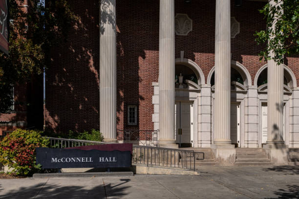 mcconnell hall na uniwersytecie centralnego waszyngtonu - cwu zdjęcia i obrazy z banku zdjęć