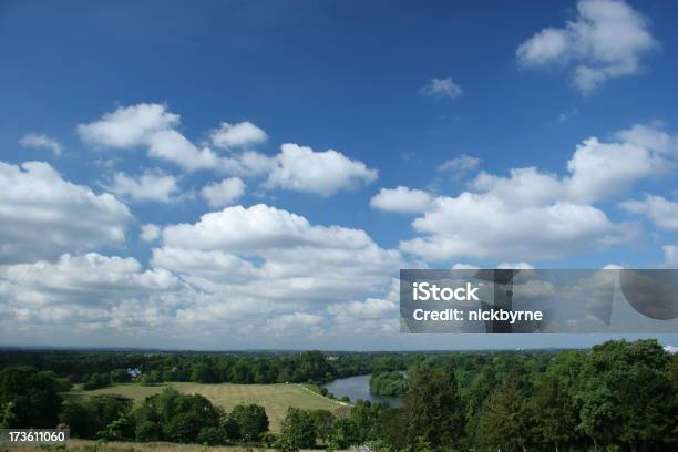 Richmond Ver - Fotografias de stock e mais imagens de Azul - Azul, Branco, Capitais internacionais