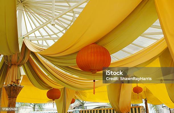 Lanterna Asiática - Fotografias de stock e mais imagens de Amarelo - Amarelo, Artigo de Decoração, Belveder