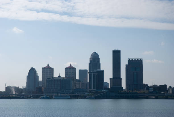 istock Louisville skyline silhouette 173613122