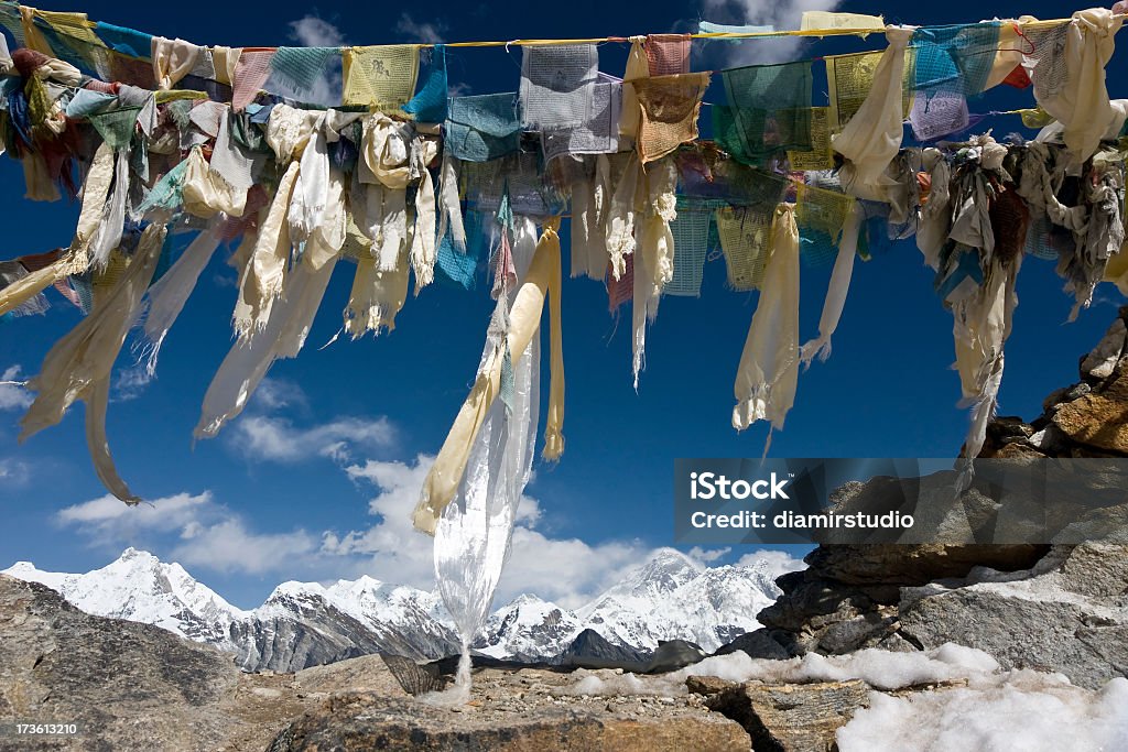 Himalaya in Nepal. Everest visto da Renjo La (5340 m) grande dettagli! - Foto stock royalty-free di Alpinismo