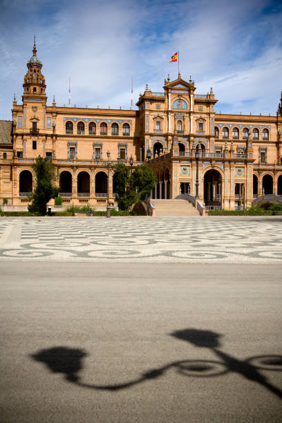 plaza de españa - plaza de espana seville victorian architecture architectural styles fotografías e imágenes de stock