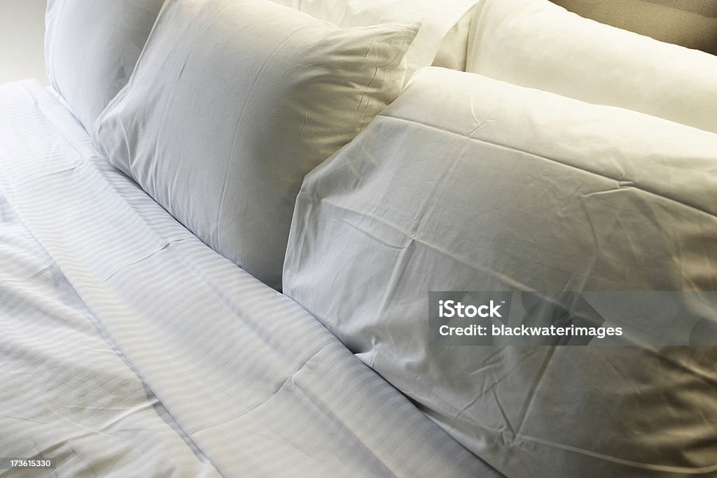 Кровать - Стоковые фото Без людей роялти-фри