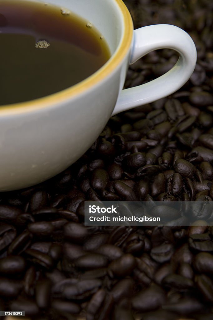 Чашка кофе и ко�фейных зерен - Стоковые фото Ароматический роялти-фри