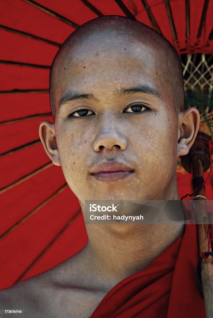 Portret młodego monk - Zbiór zdjęć royalty-free (Azja)