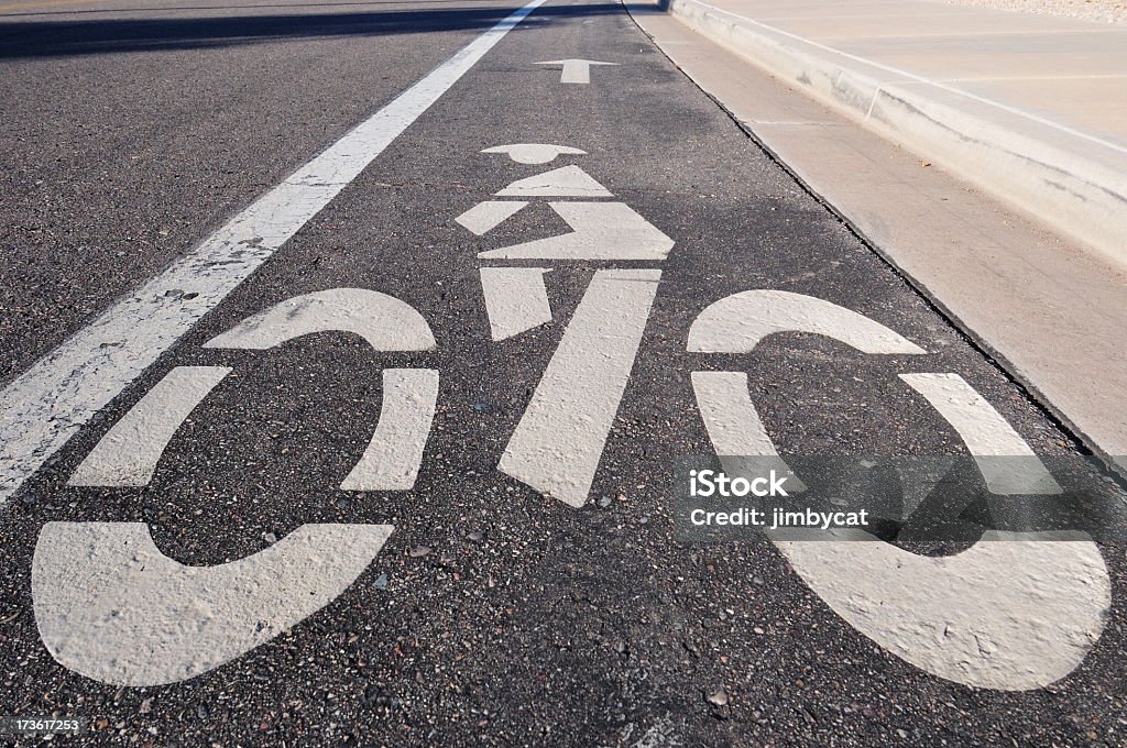 Vélo Lane - Photo de Bande médiane libre de droits