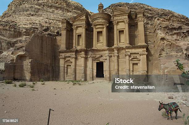 Petra - Fotografie stock e altre immagini di Ambientazione esterna - Ambientazione esterna, Antica civiltà, Antico - Condizione