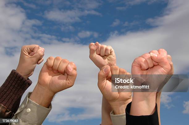 Foto de Os Punhos e mais fotos de stock de Articulação humana - Articulação humana, Azul, Cloudscape