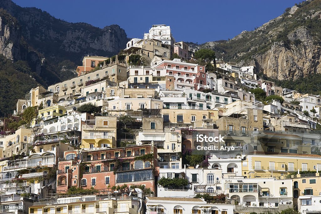 (Positano на побережье Амальфи, Италия - Стоковые фото Амальфийское побережье роялти-фри