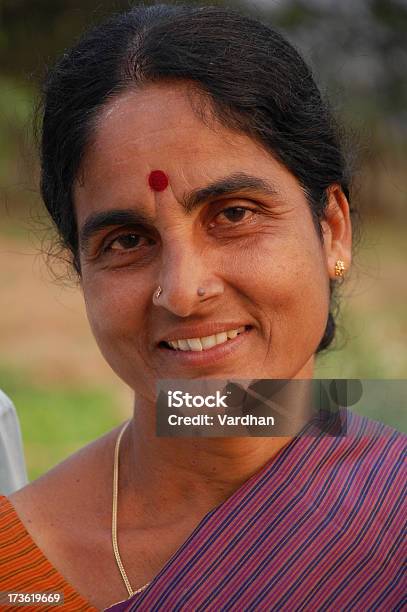 Mulher Indiana - Fotografias de stock e mais imagens de Hiderabad - Índia - Hiderabad - Índia, Adulto, Cultura Indiana
