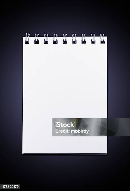 Notepad Stockfoto und mehr Bilder von Aktenordner - Aktenordner, Büromaterial, Clipping Path