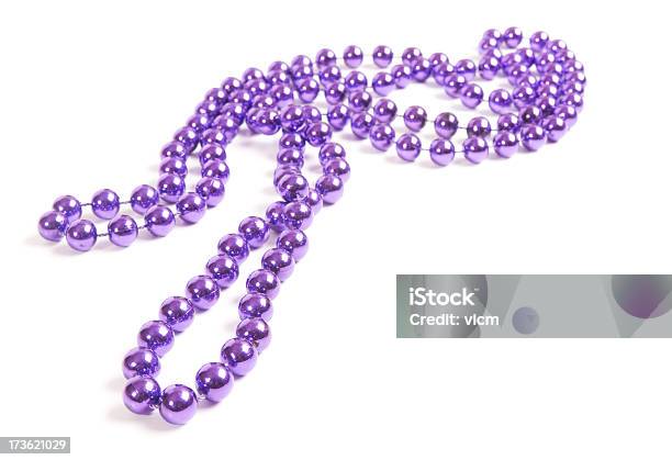 Mardi Gras Perline - Fotografie stock e altre immagini di Perlina - Perlina, Collana, Sfondo bianco