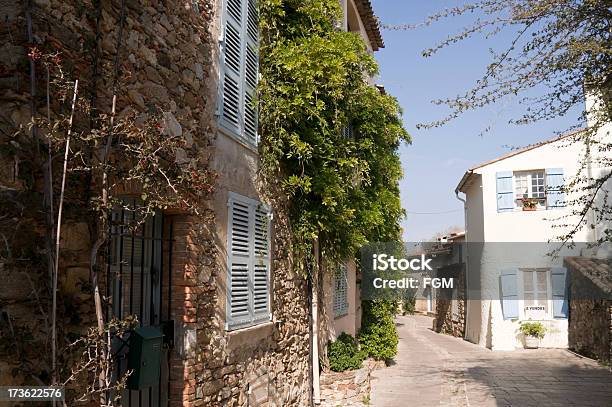 Provenza Francia - Fotografie stock e altre immagini di Acciottolato - Acciottolato, Architettura, Casa