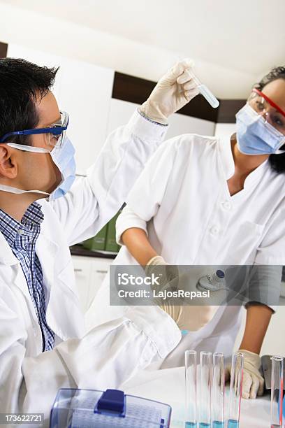 실험실 작업 DNA에 대한 스톡 사진 및 기타 이미지 - DNA, 간호사, 건강 검진
