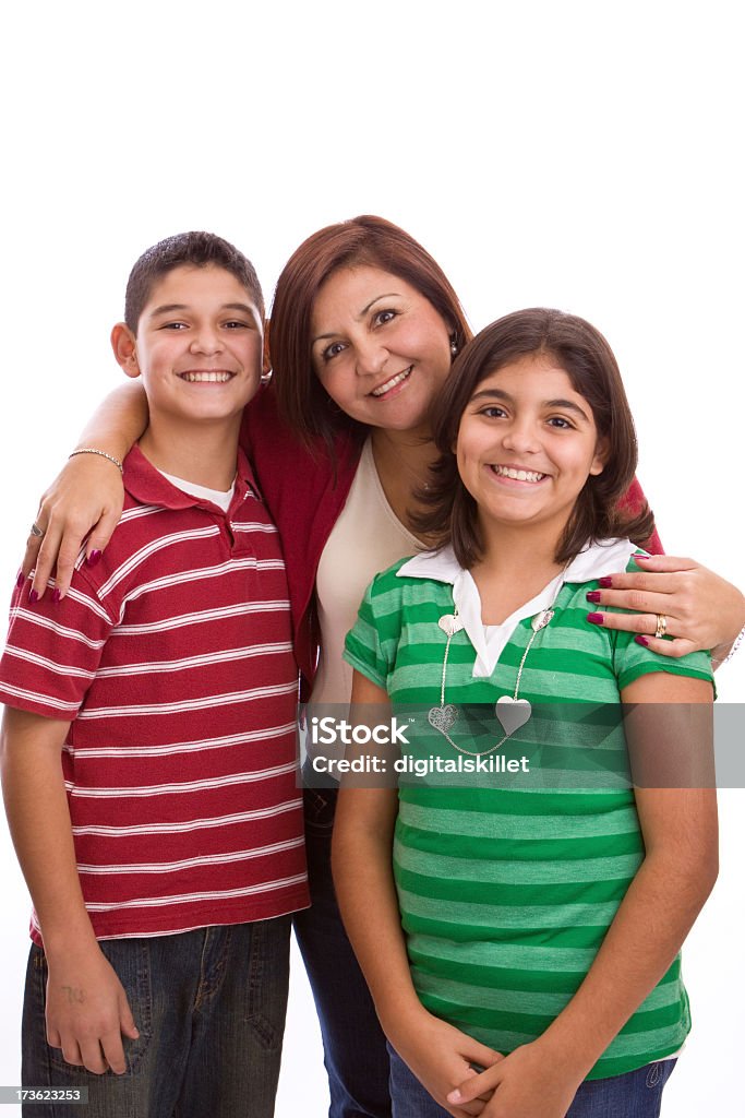 ヒスパニック母とその子供たち - 白背景のロイヤリティフリーストックフォト