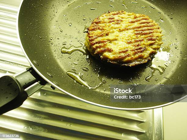 Photo libre de droit de Hamburger banque d'images et plus d'images libres de droit de Aliment - Aliment, Aliment en portion, Aliment frit