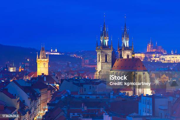 Prague Old Town - zdjęcia stockowe i więcej obrazów Architektura - Architektura, Bez ludzi, Bezchmurne niebo