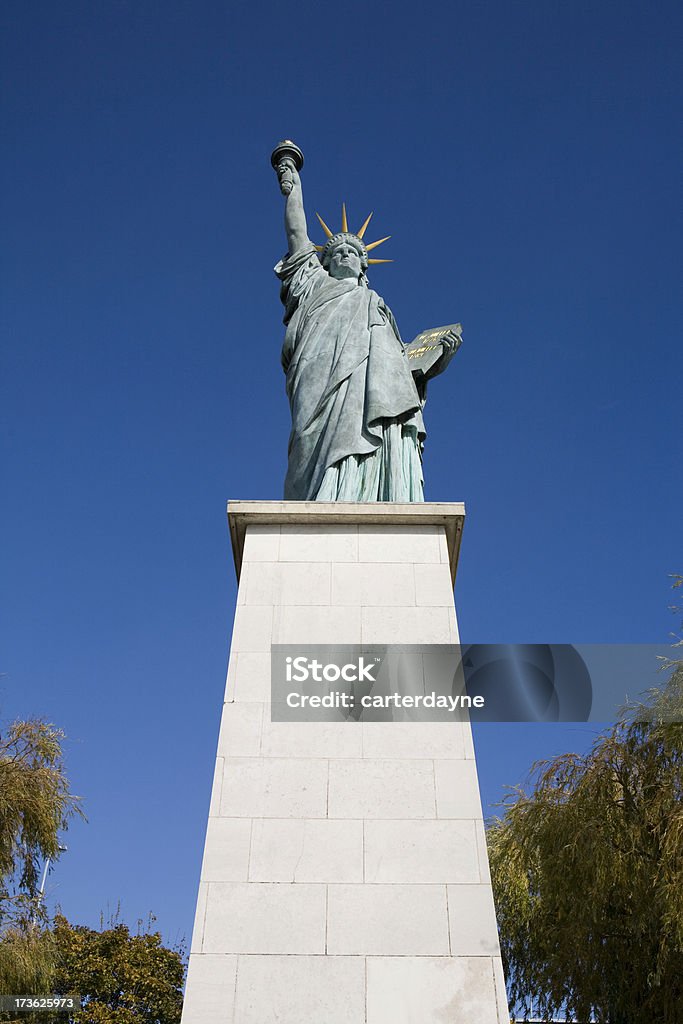 Replica Statue Свободы, Париж и Место для текста - Стоковые фото Без людей роялти-фри