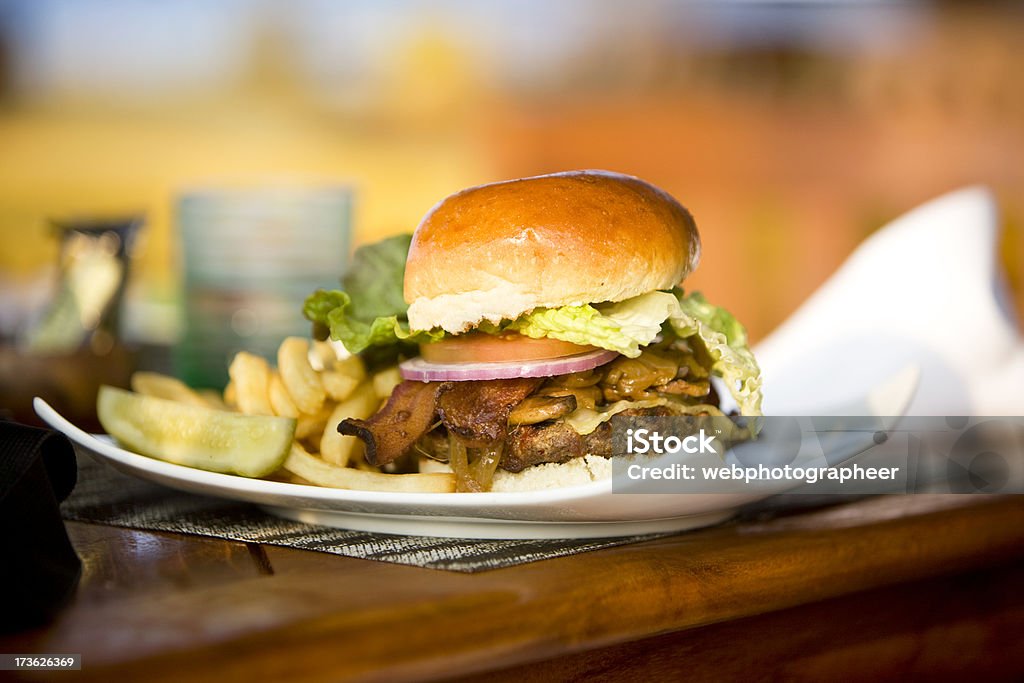 Burger und Pommes frites - Lizenzfrei Abwesenheit Stock-Foto