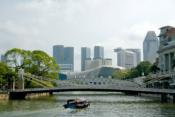 istock Boats on Singapore River 173627319
