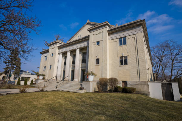 istock Neoclassical Building Chicago Far Southwest Side 173627364
