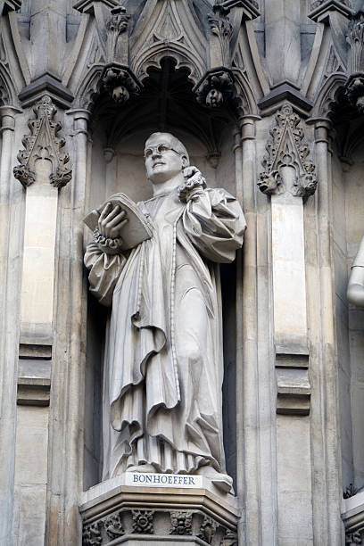 Statue of Bonhoeffer on Westminster Abbey
