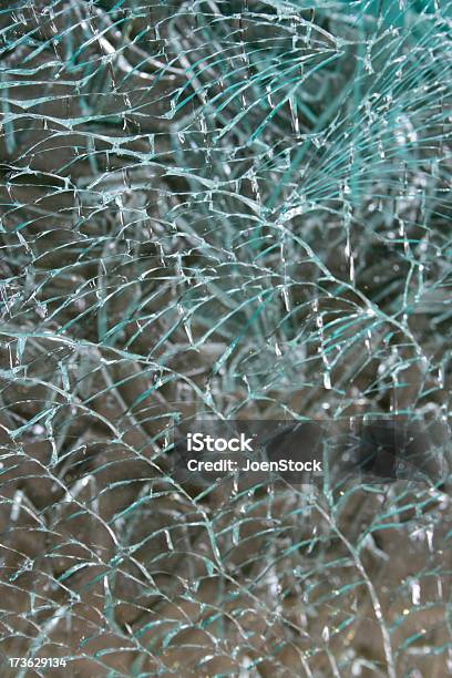 Broken Glass Window Stockfoto und mehr Bilder von Abgerissen - Abgerissen, Architektur, Ausrüstung und Geräte