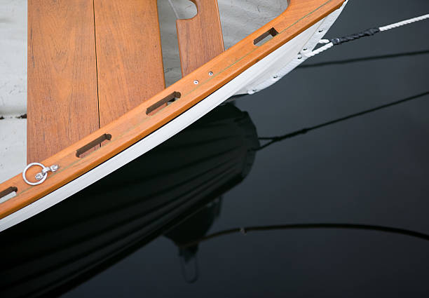 Bateau à rames en bois - Photo