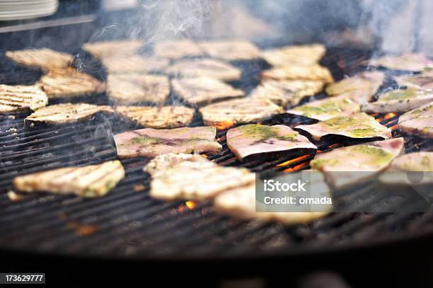 Atum No Churrasco - Fotografias de stock e mais imagens de Alimentação Saudável - Alimentação Saudável, Ao Ar Livre, Atum - Peixe