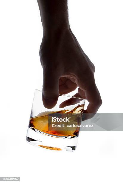 Whiskey Szkła - zdjęcia stockowe i więcej obrazów Alkohol - napój - Alkohol - napój, Alkohol wysokoprocentowy, Bez ludzi