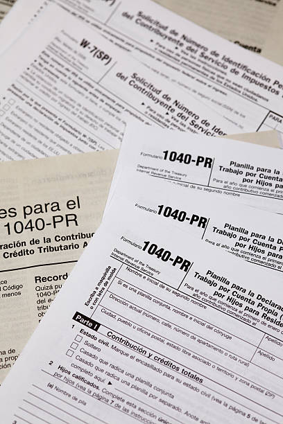 istock Tax Form 1040 for the IRS in Spanish 173632515