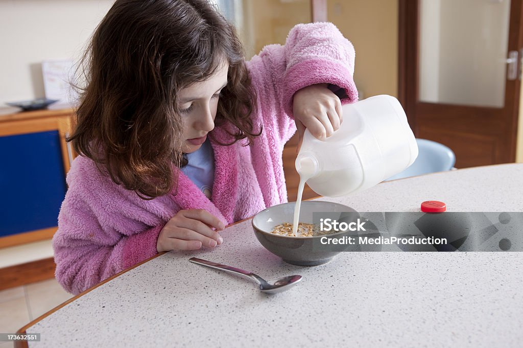 Le petit déjeuner - Photo de Enfant libre de droits