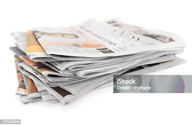 무료 신문 신문에 대한 스톡 사진 및 기타 이미지 - 신문, 더미, 흰색 배경