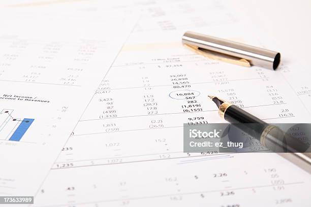 Dane Finansowe Anlysis - zdjęcia stockowe i więcej obrazów Analizować - Analizować, Badania, Biuro