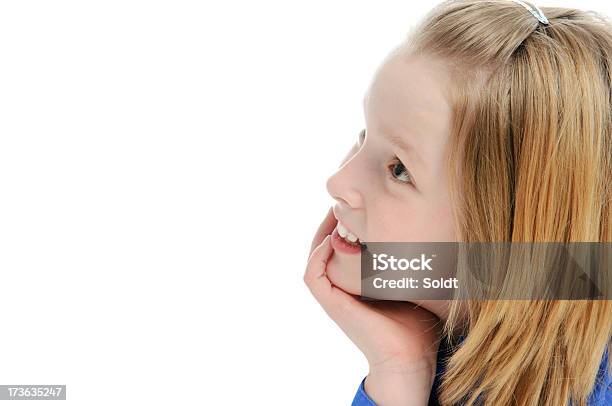 Daydreamer - zdjęcia stockowe i więcej obrazów Dziewczyny - Dziewczyny, Nieletnie dziecko, Profil - Z boku