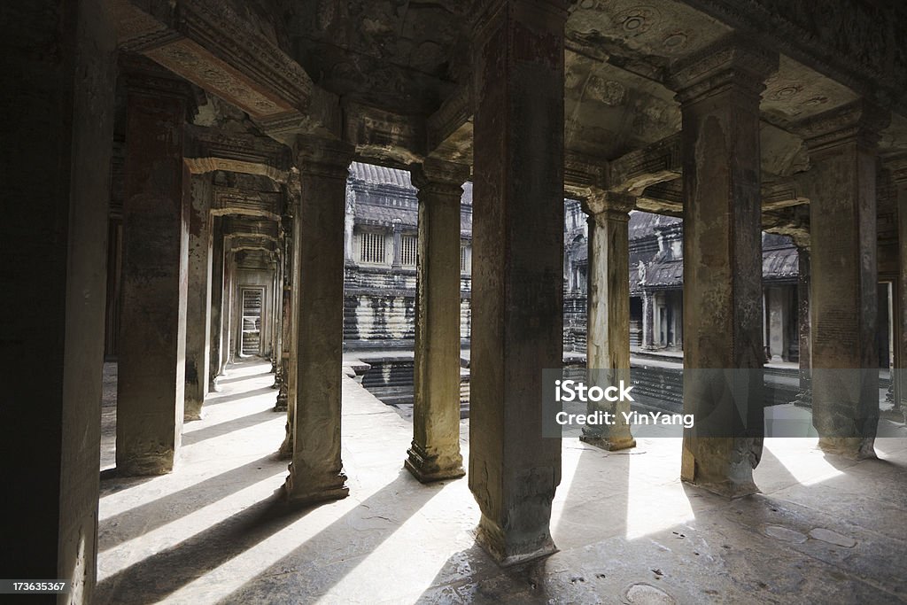 Ankor Wat Passage - Photo de Angkor libre de droits