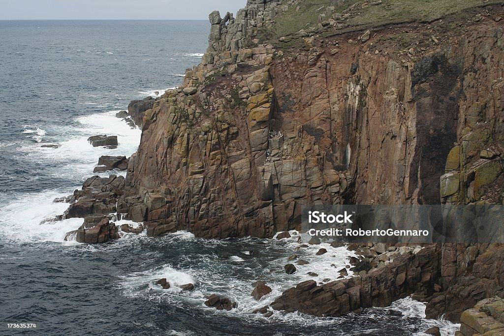 Земля's конец Скалы - Стоковые фото North Atlantic Ocean роялти-фри