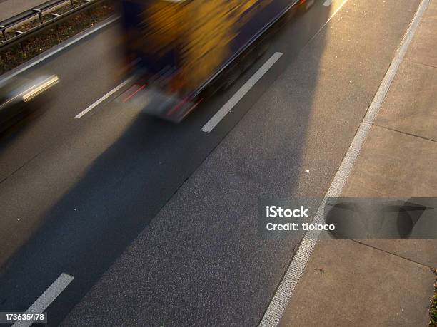 Autobahnverkehr Stockfoto und mehr Bilder von Aktivitäten und Sport - Aktivitäten und Sport, Auto, Bewegung