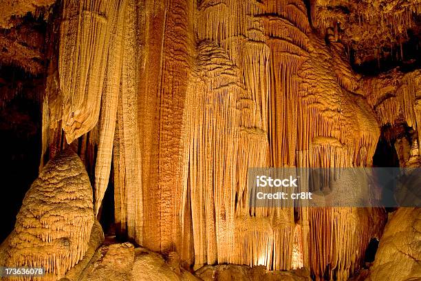Wand Ov Ubahn Stalagtitie Stockfoto und mehr Bilder von Höhle - Höhle, Missouri - Mittlerer Westen, Faszination