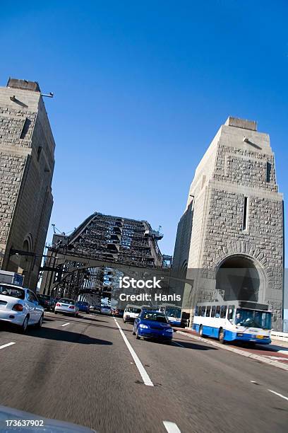 Condução Através De Uma Ponte - Fotografias de stock e mais imagens de Ponte do Porto de Sydney - Ponte do Porto de Sydney, Tráfego, Autocarro