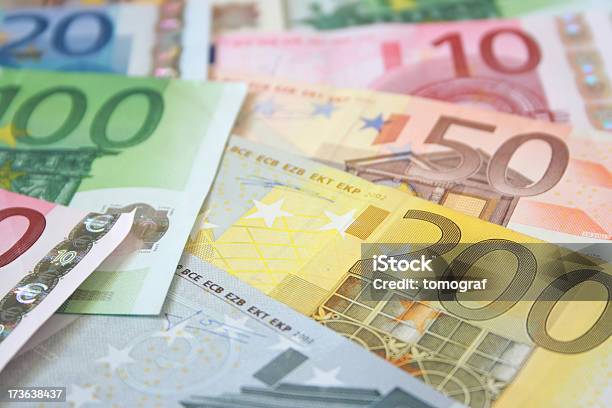 Valuta Euro Sfondo - Fotografie stock e altre immagini di Pagare - Pagare, Sollievo, Affari