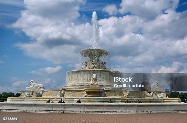 Fountain At Belle Isle Park In Detroit Stock Photo - Download Image Now - Detroit - Michigan, Famous Place, Monument
