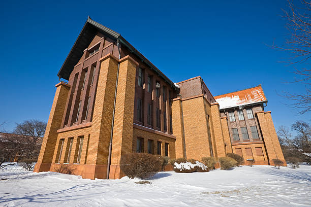 istock Vintage Brick High School in Chicago 173639427