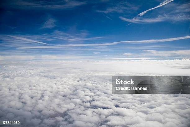 Niebo - zdjęcia stockowe i więcej obrazów Chmura - Chmura, Krajobraz z chmurami, Latać