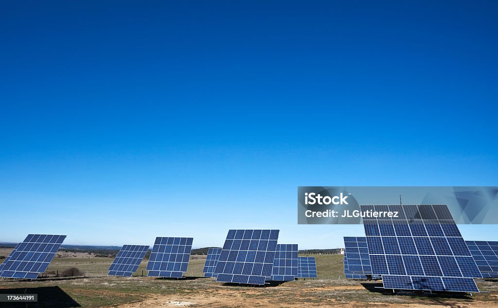 Central eléctrica Solar - Foto de stock de Aparatos solares libre de derechos