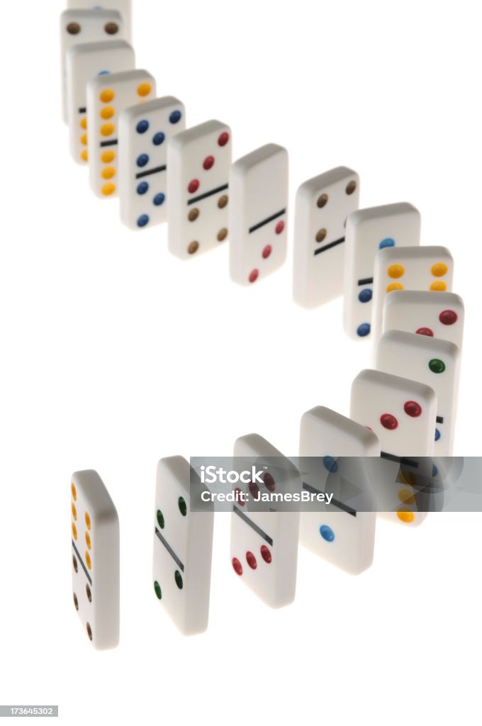 Dominoes pronto a prendere una caduta - Foto stock royalty-free di Domino