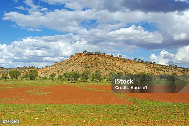 Paisaje Central De Australia Foto de stock y más banco de imágenes de Aire libre - Aire libre, Aislado, Ajardinado