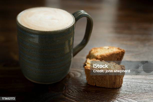 Creamy Cappuccino - zdjęcia stockowe i więcej obrazów Bez ludzi - Bez ludzi, Biscotti di Prato, Cappuccino