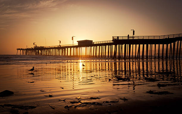 Jetée au coucher du soleil en Californie - Photo